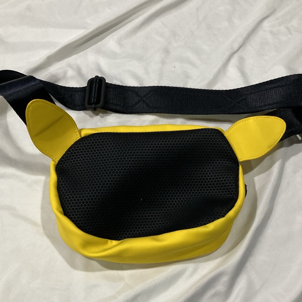 Hunter yellow waist bag never used but was stored with other purses so has marks - Picture 4 of 5